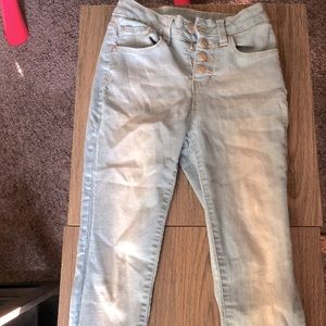 Junior Girl Light Wash Jeans